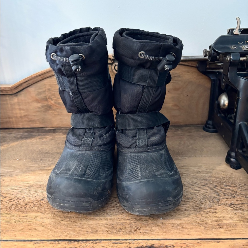 Black Winter Snow Boots